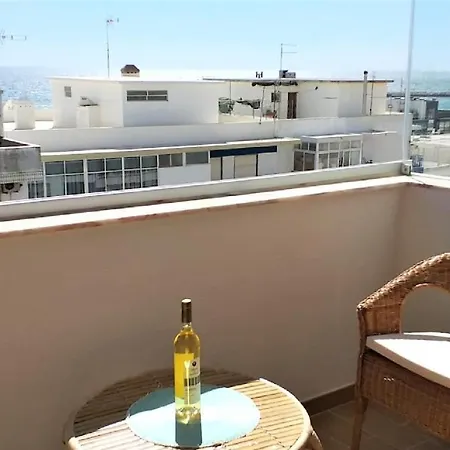 Apartamento T1 Mira 7 - Remodelado, Ar-condicionado, Vista Mar, Wifi *