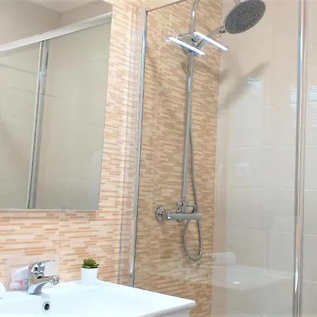 Apartamento T1 Mira 7 - Remodelado, Ar-condicionado, Vista Mar, Wifi *