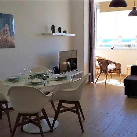 T1 Mira 7 - Remodelado, Ar-condicionado, Vista Mar, Wifi * Quarteira