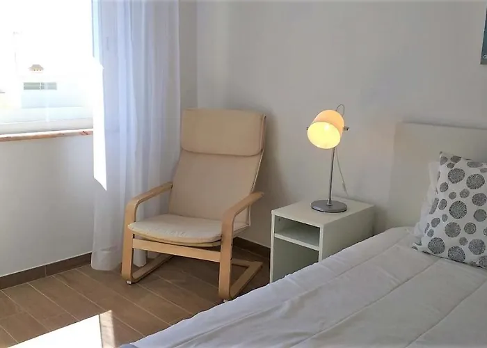 Apartamento T1 Mira 7 - Remodelado, Ar-condicionado, Vista Mar, Wifi Quarteira