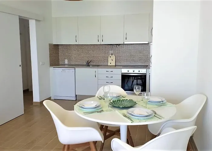 T1 Mira 7 - Remodelado, Ar-condicionado, Vista Mar, Wifi *